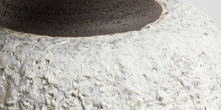 Lava Table Lamp in White (Round)