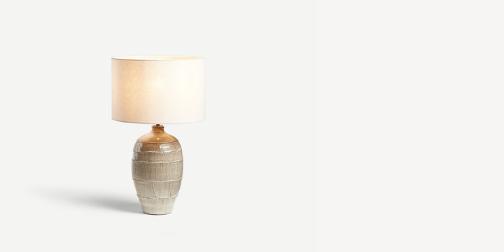 Faceted Table Lamp in Cream (Medium)